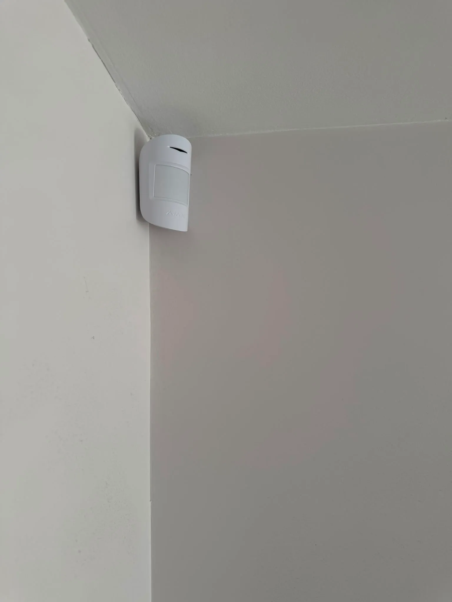 Alarme AJAX installée par Sierra Sécurité